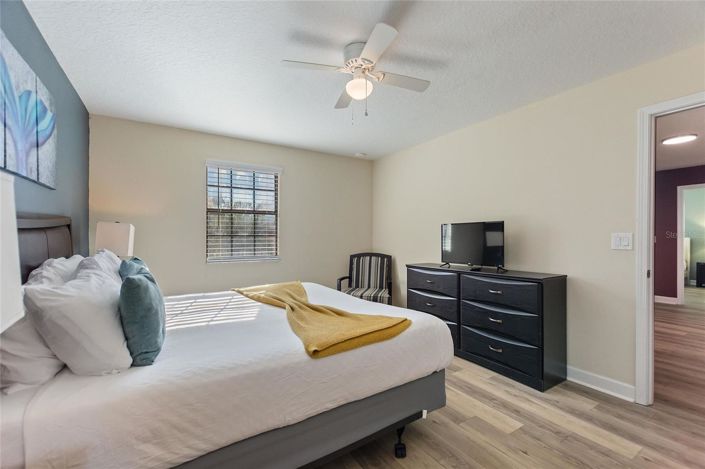 Image No.27-7 Bed House for sale