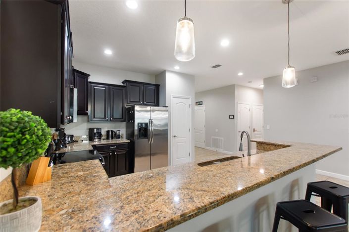 Image No.7-7 Bed House for sale