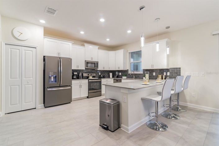 Image No.2-6 Bed House for sale