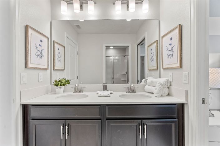 Image No.26-6 Bed House for sale