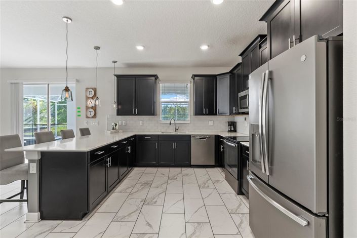 Image No.6-6 Bed House for sale