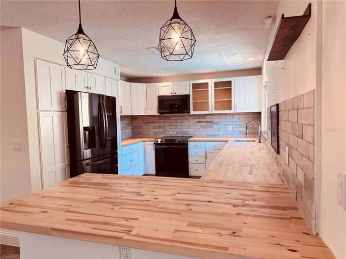 Image No.10-3 Bed House for sale