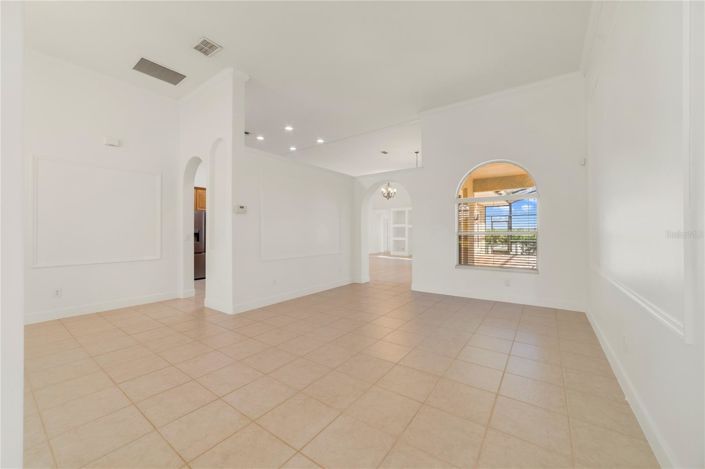 Image No.6-5 Bed House for sale