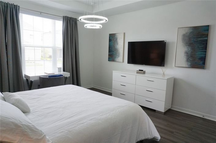 Image No.8-6 Bed House for sale