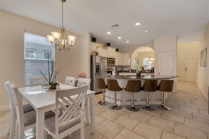 Image No.17-6 Bed House for sale