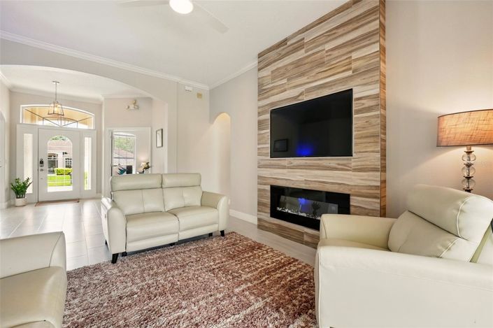 Image No.10-4 Bed House for sale