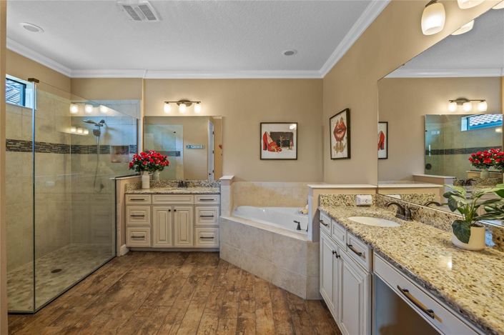 Image No.25-4 Bed House for sale