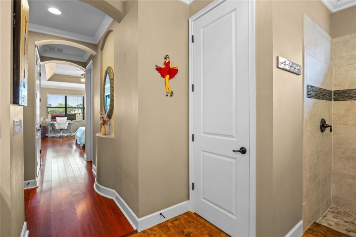 Image No.30-4 Bed House for sale