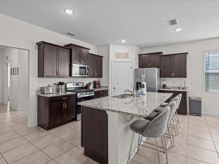 Image No.10-6 Bed House for sale