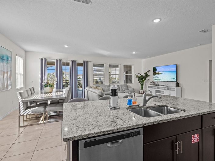 Image No.11-6 Bed House for sale