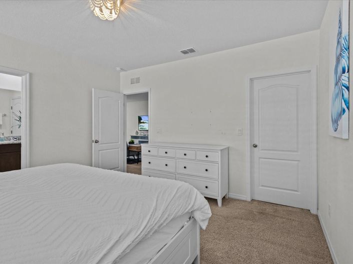 Image No.36-6 Bed House for sale