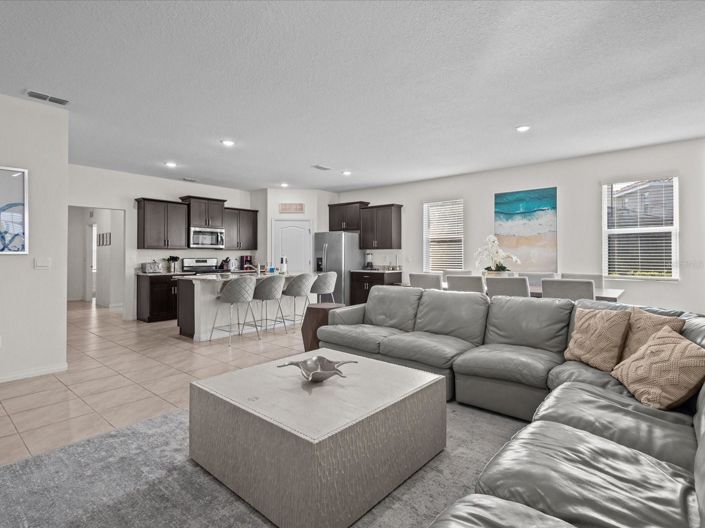 Image No.6-6 Bed House for sale