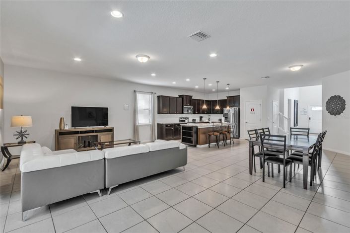 Image No.11-8 Bed House for sale