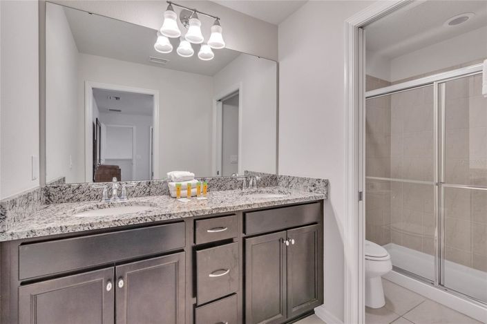 Image No.18-8 Bed House for sale