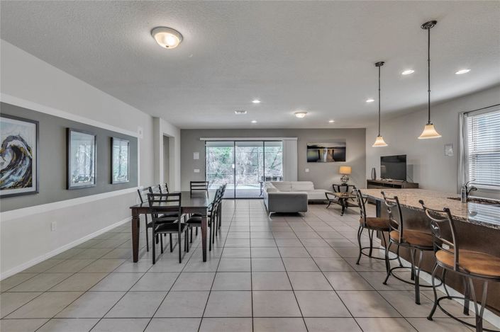 Image No.6-8 Bed House for sale