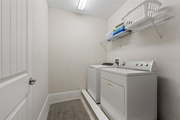 Image No.25-6 Bed House for sale