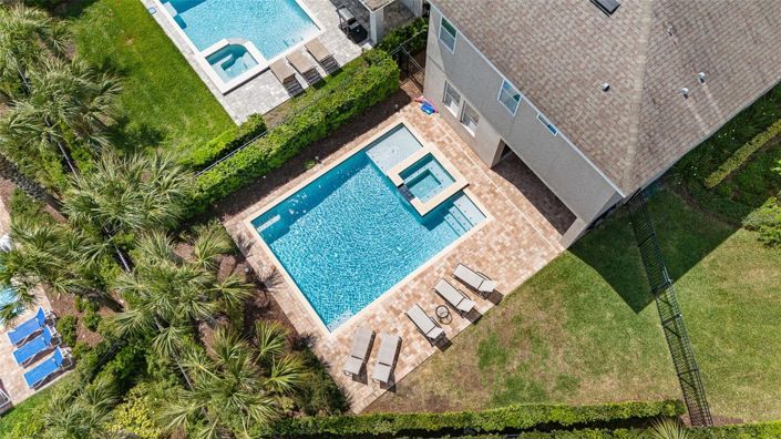 Image No.30-6 Bed House for sale