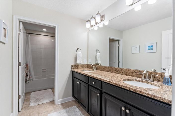 Image No.38-5 Bed House for sale