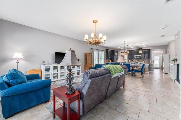 Image No.7-5 Bed House for sale