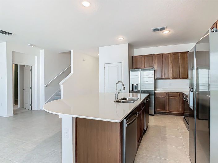 Image No.17-8 Bed House for sale