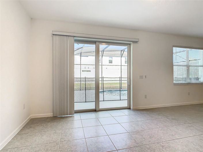 Image No.20-8 Bed House for sale