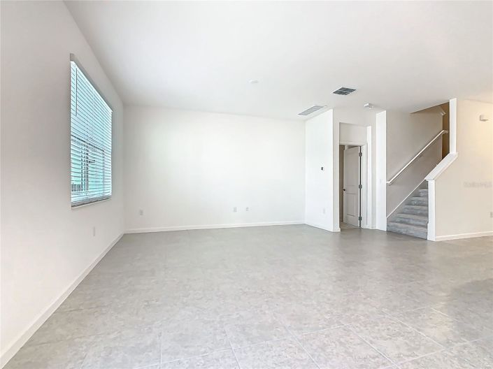 Image No.24-8 Bed House for sale