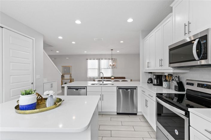 Image No.17-6 Bed House for sale