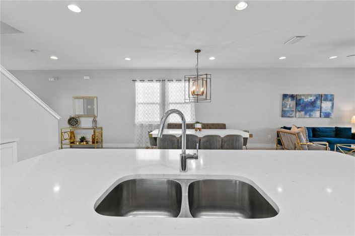 Image No.19-6 Bed House for sale