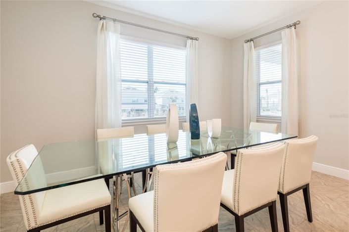 Image No.9-5 Bed House for sale