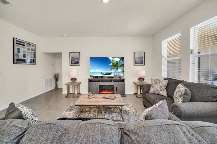 Image No.11-7 Bed House for sale