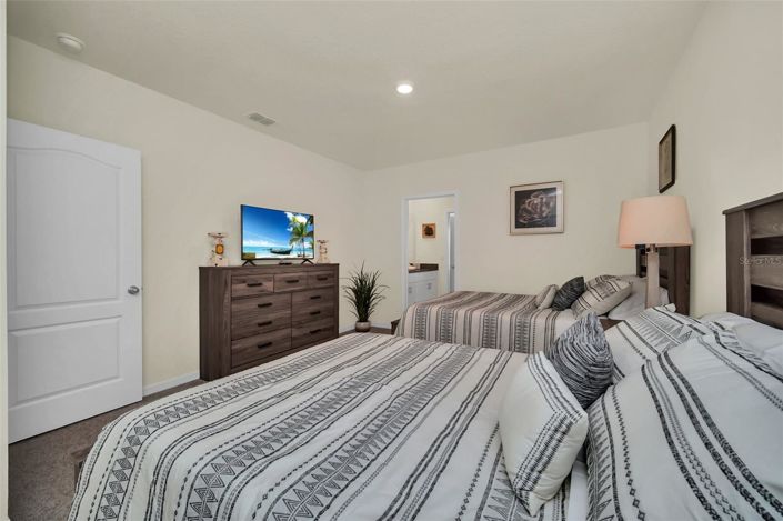 Image No.36-7 Bed House for sale