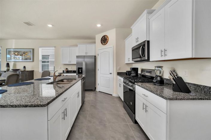 Image No.8-7 Bed House for sale