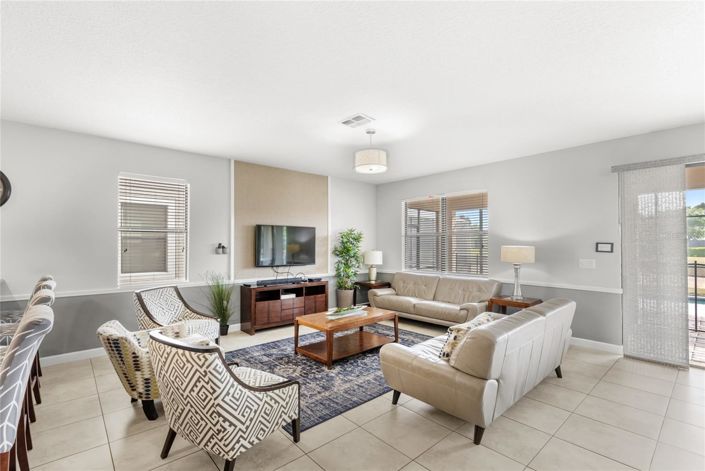 Image No.10-8 Bed House for sale