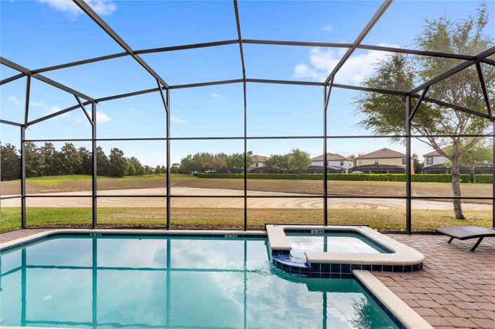 Image No.4-8 Bed House for sale