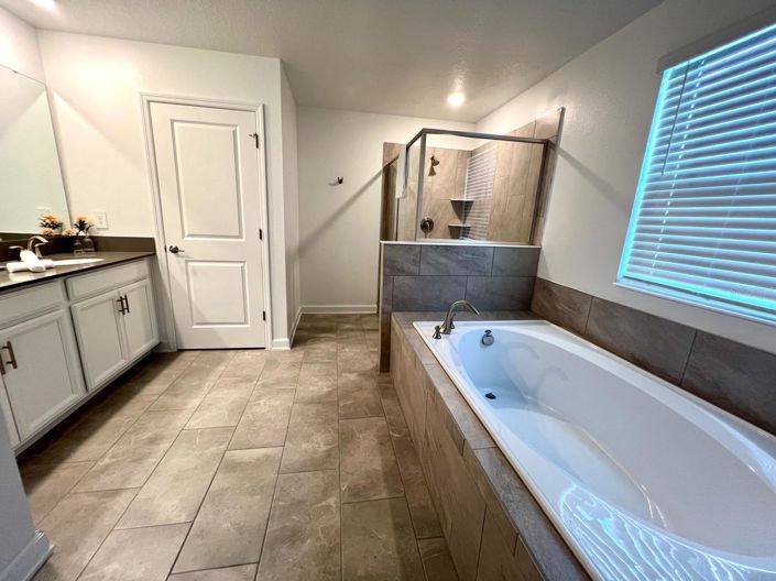 Image No.38-6 Bed House for sale