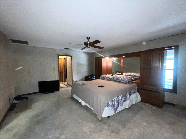 Image No.16-5 Bed House for sale