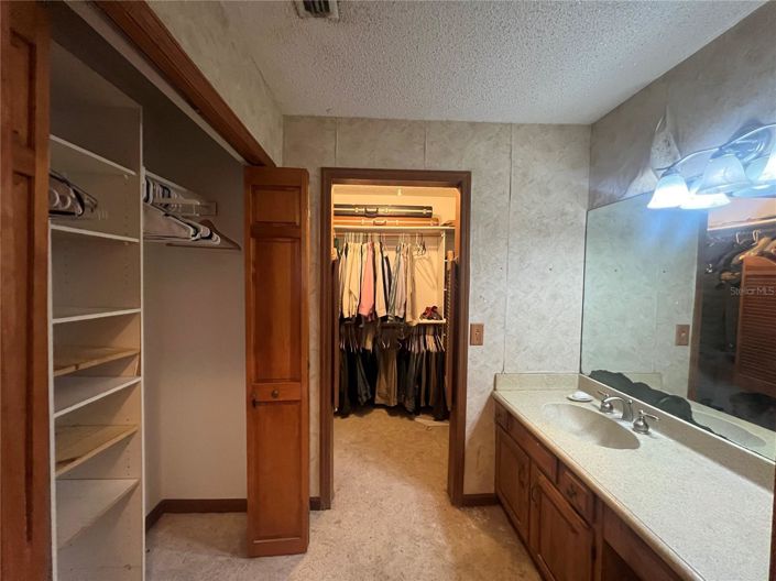 Image No.18-5 Bed House for sale