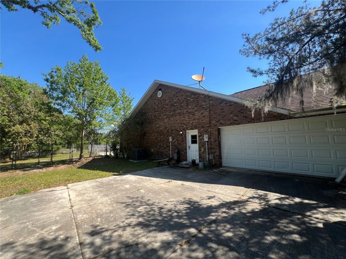 Image No.6-5 Bed House for sale