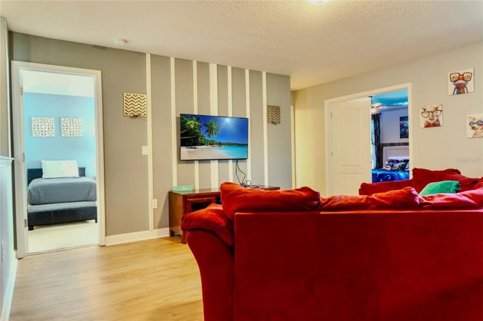 Image No.16-8 Bed House for sale