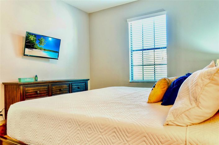 Image No.30-8 Bed House for sale