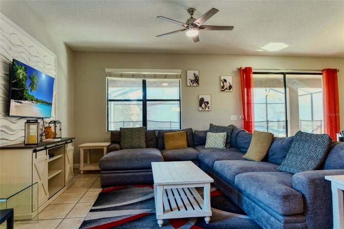 Image No.4-8 Bed House for sale