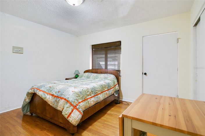 Image No.15-7 Bed House for sale