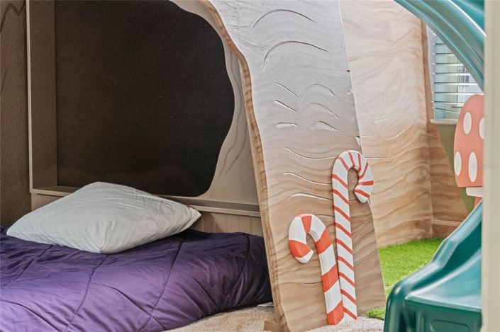 Image No.22-6 Bed House for sale