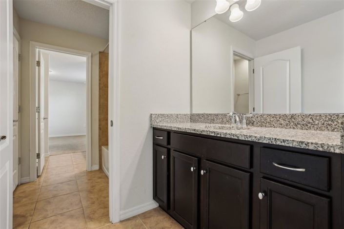 Image No.22-9 Bed House for sale