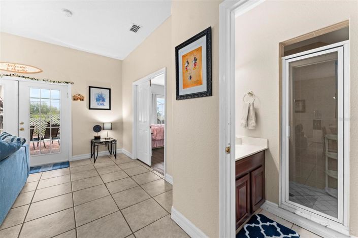 Image No.18-7 Bed House for sale