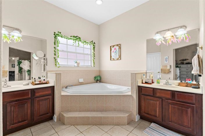 Image No.23-7 Bed House for sale