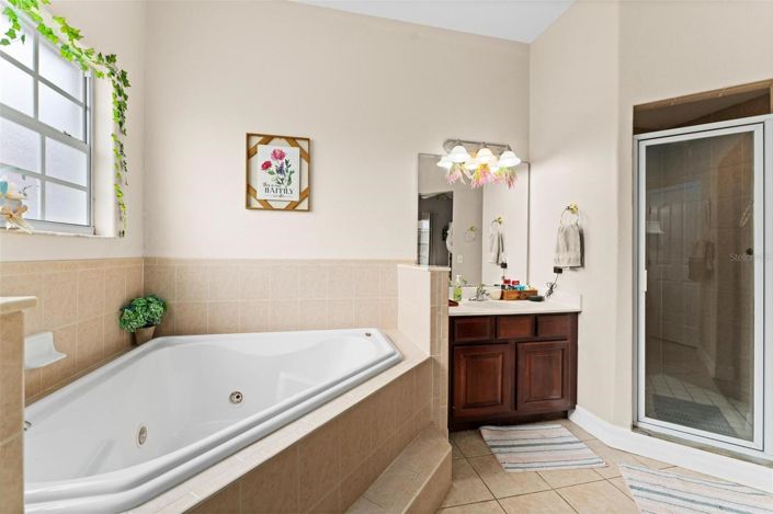 Image No.25-7 Bed House for sale