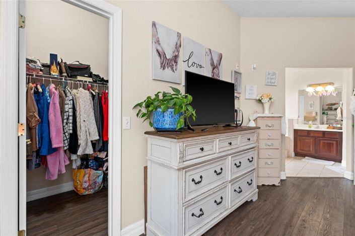 Image No.27-7 Bed House for sale