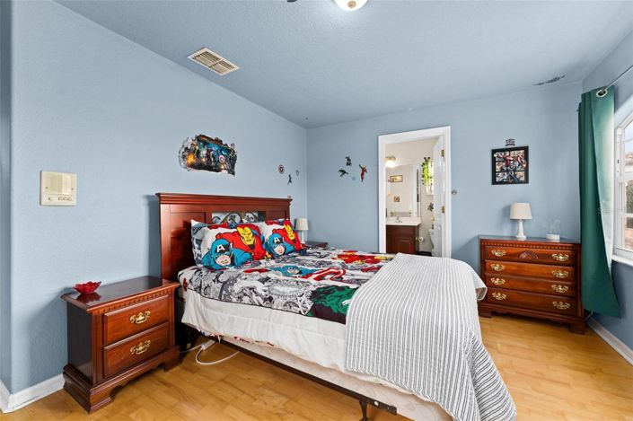 Image No.33-7 Bed House for sale