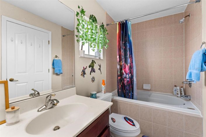 Image No.36-7 Bed House for sale